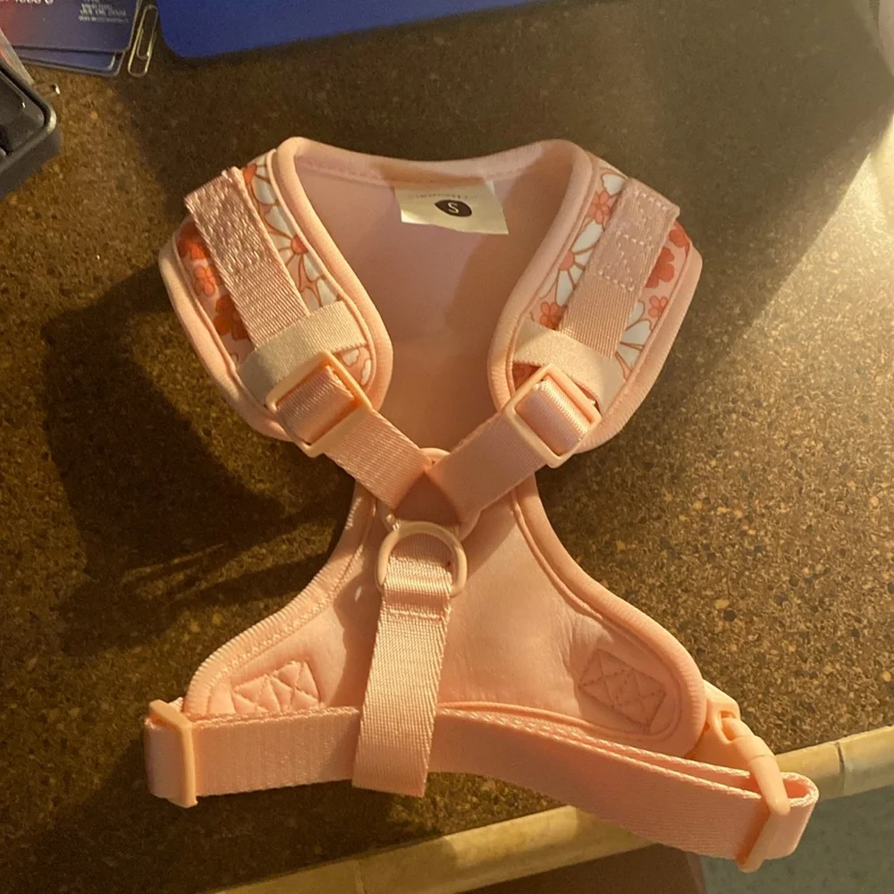 NWOT Vibrant Life  Floral Pink Dog Harness S